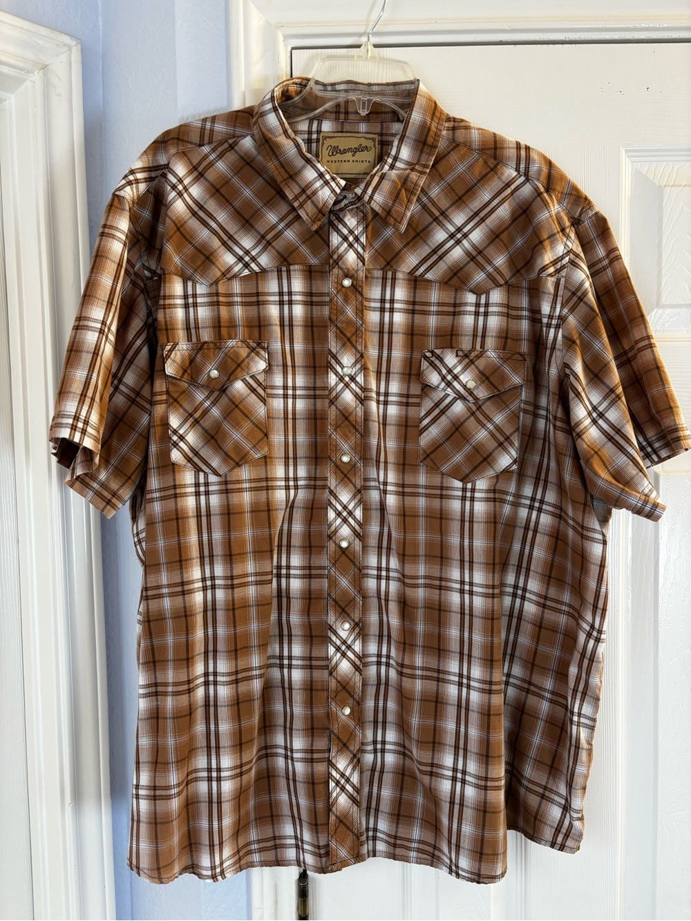 Wrangler Brown and White Plaid Short Sleeve Western Shirt